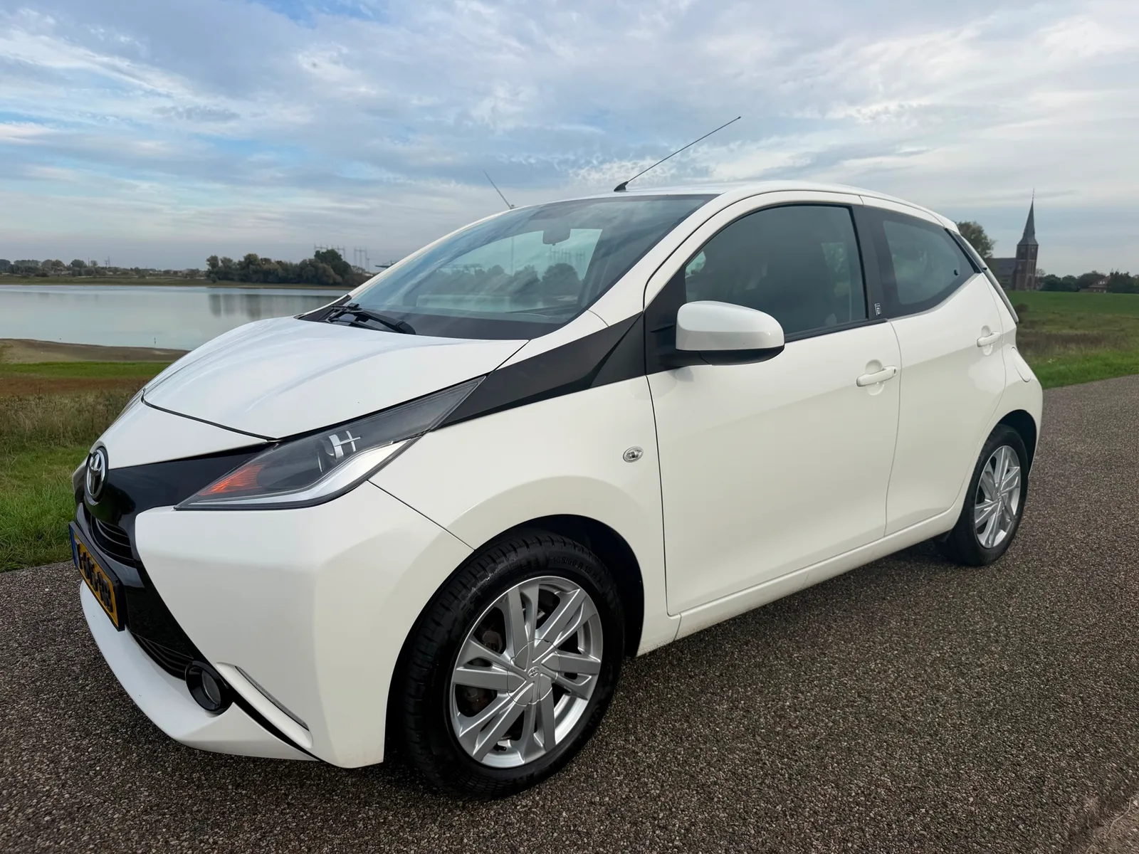 Toyota Aygo (2018) — foto 1