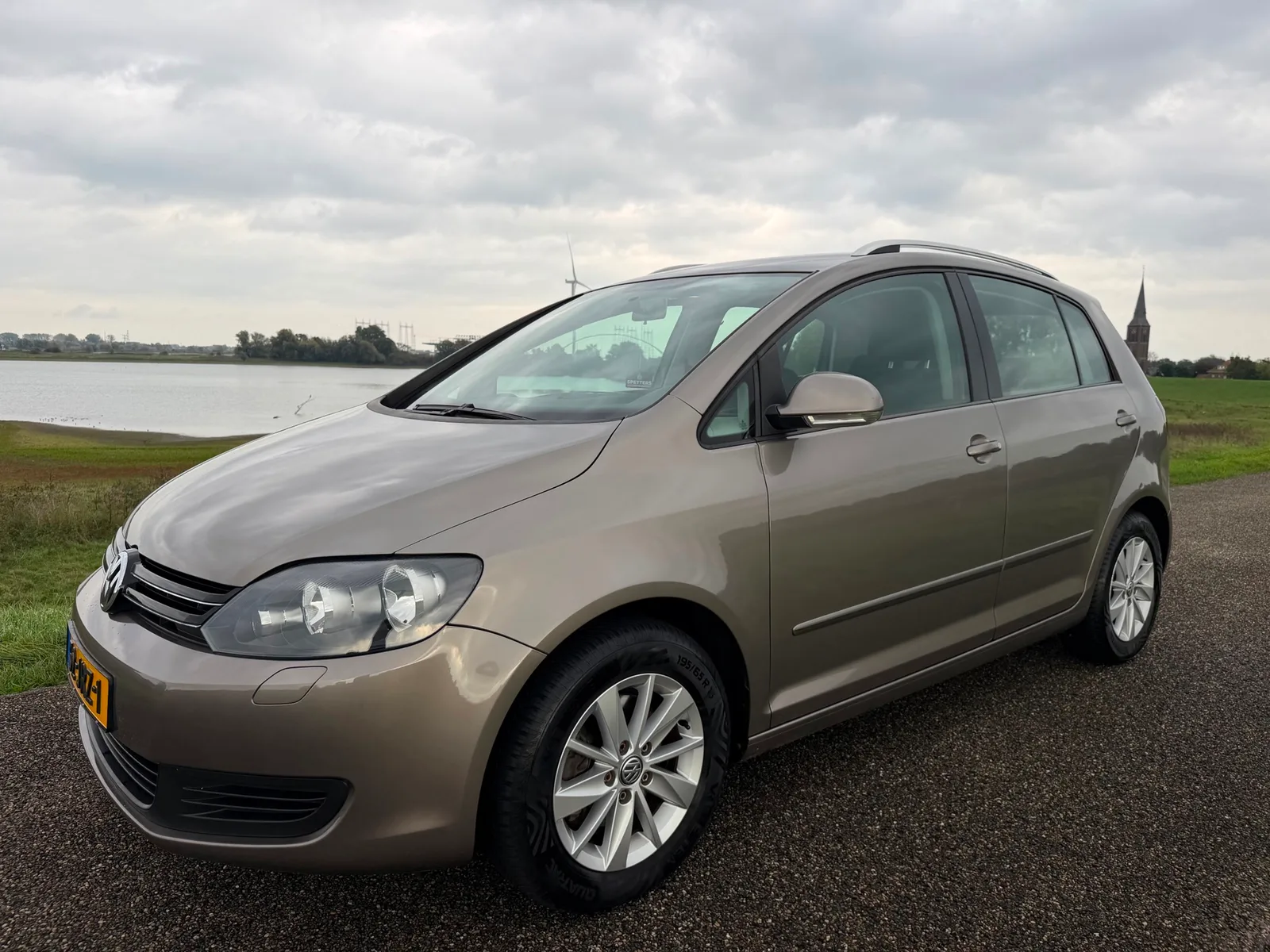 Volkswagen Golf Plus (2009) — foto 1