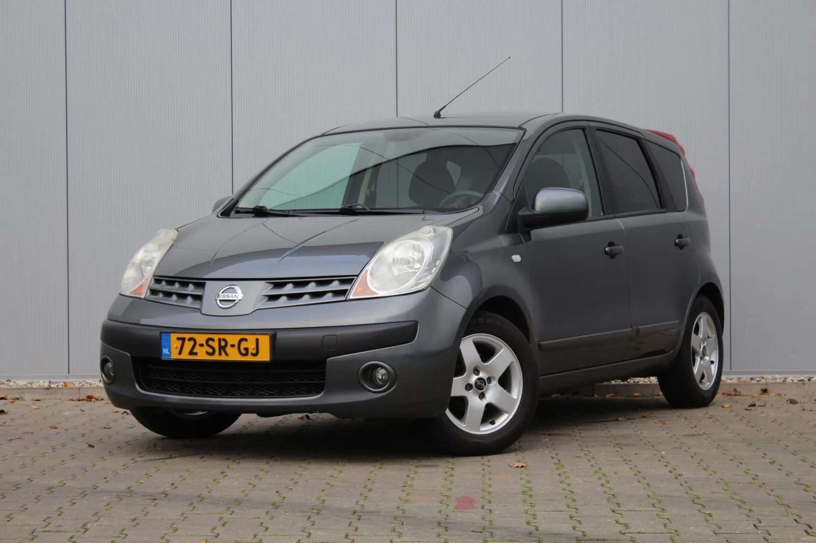 Nissan Note (2006) — foto 1