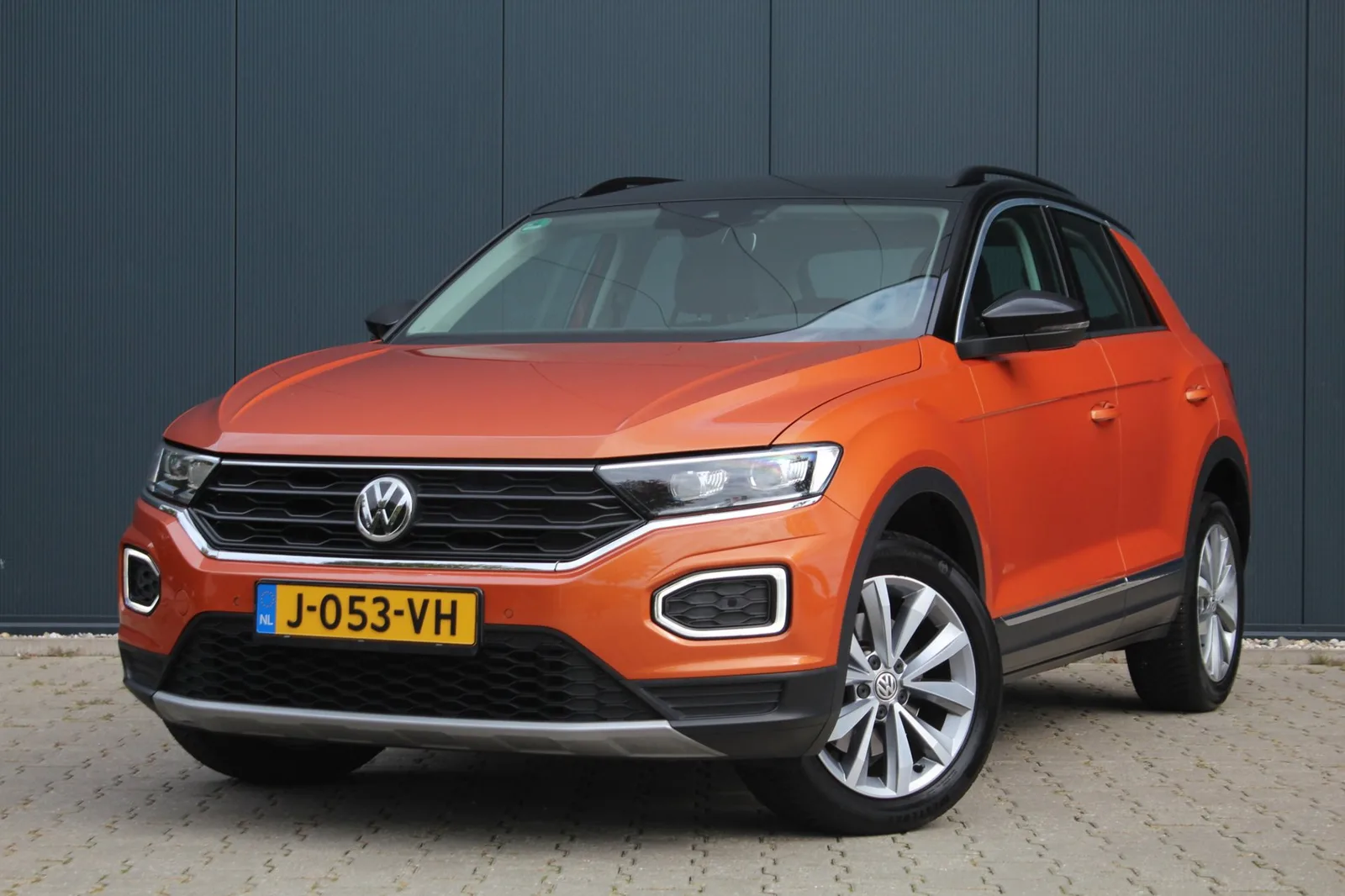 Volkswagen T-Roc (2018) — foto 1