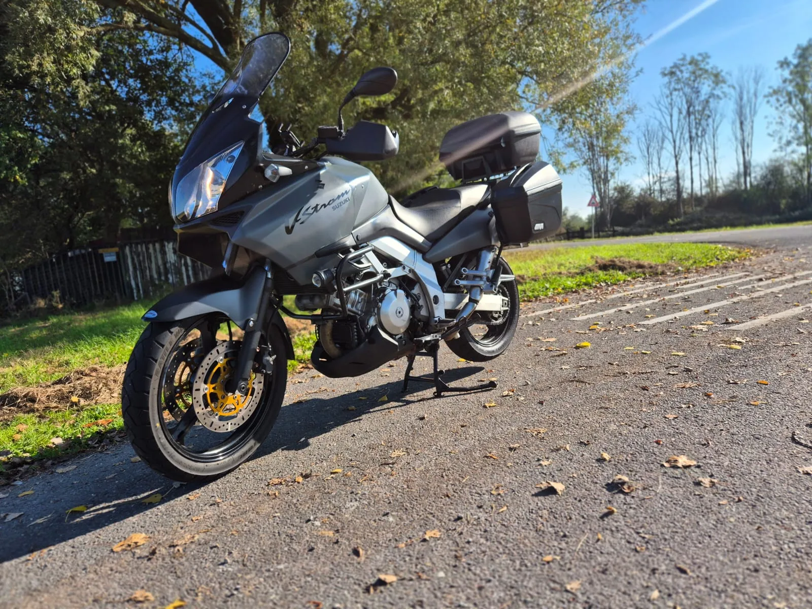 Suzuki V-Strom 1000 (2004) — foto 1