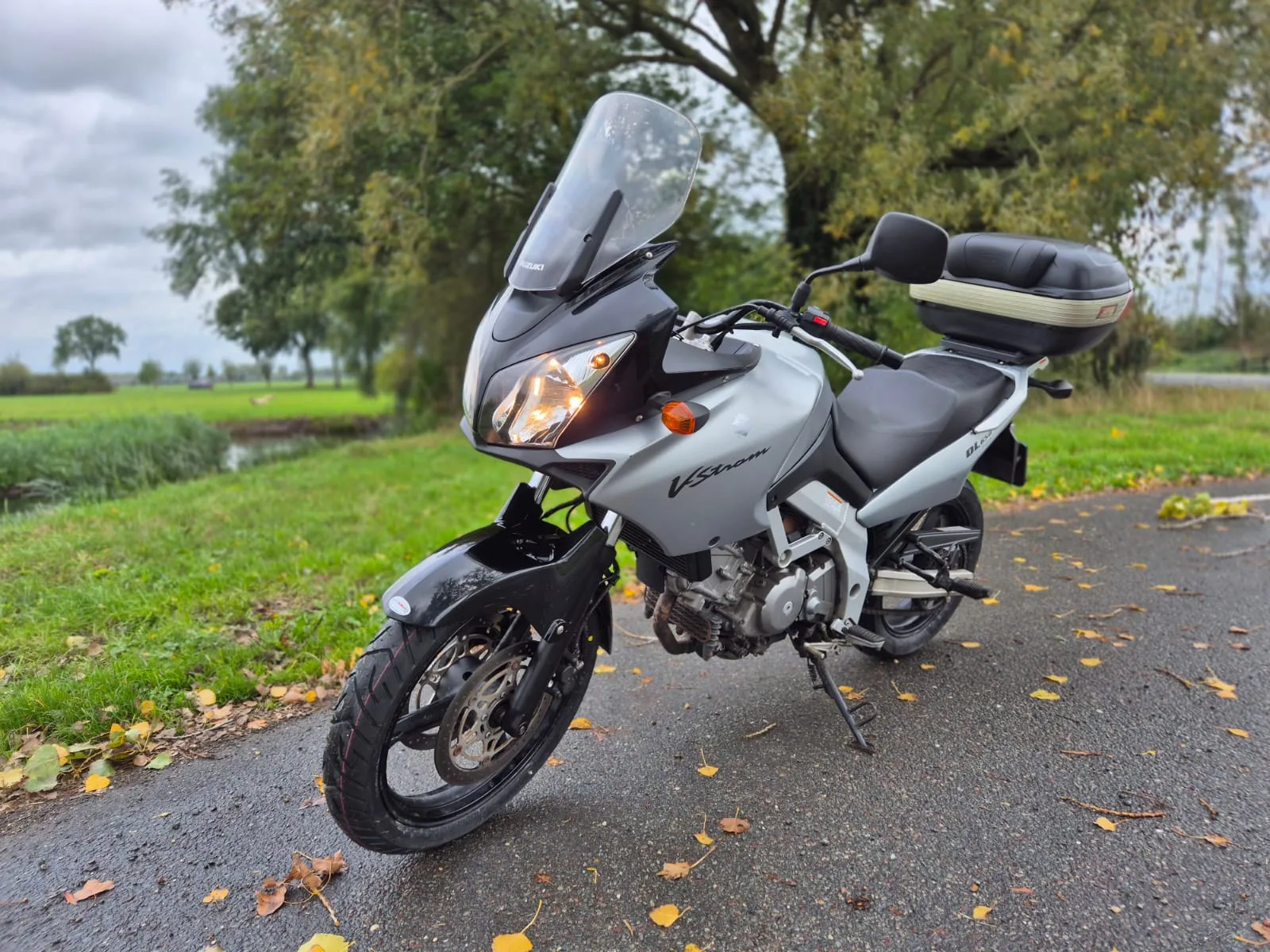 Suzuki V-Strom 650 (2004) — foto 1