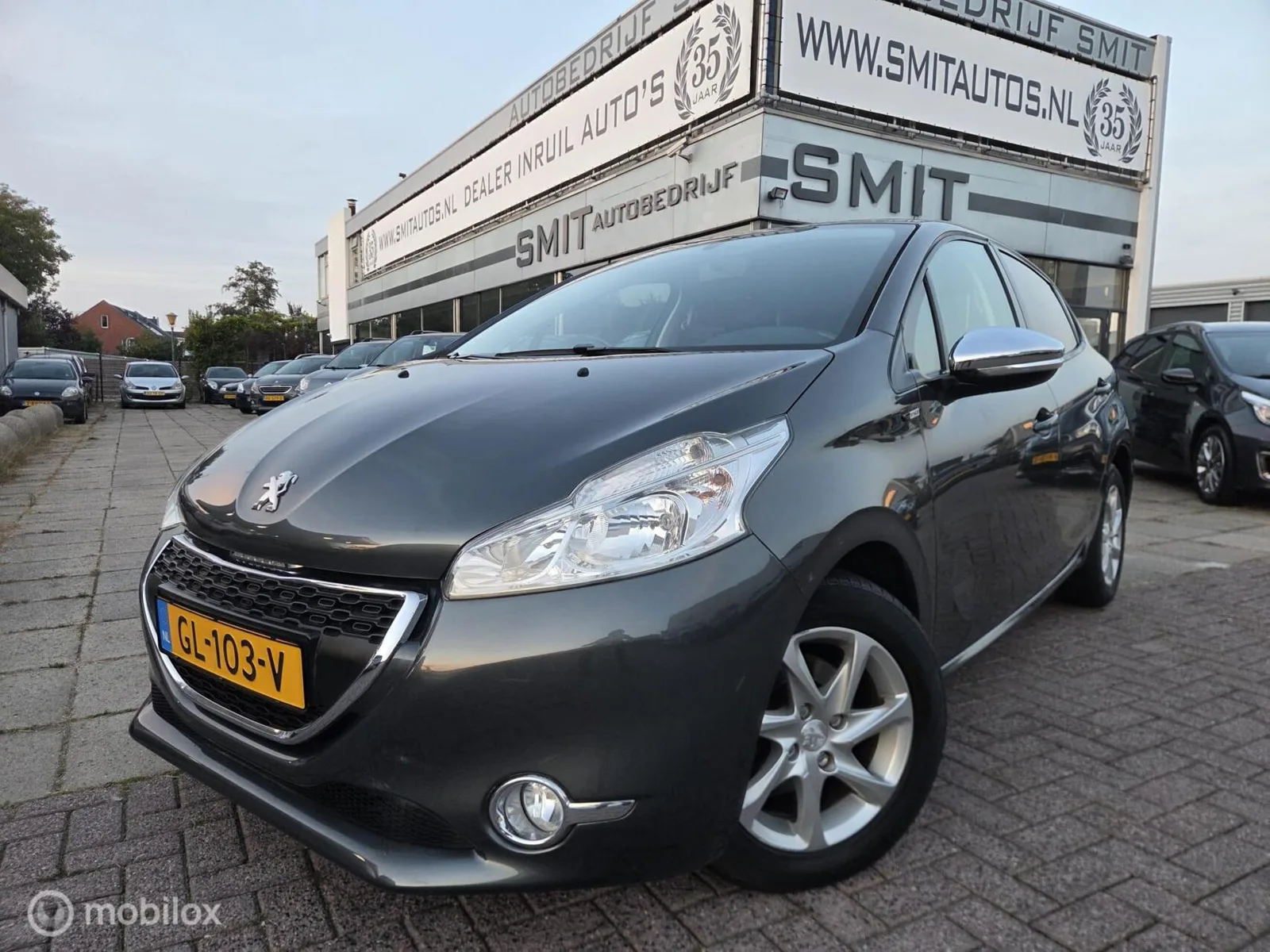 Peugeot 208 (2015) — foto 1