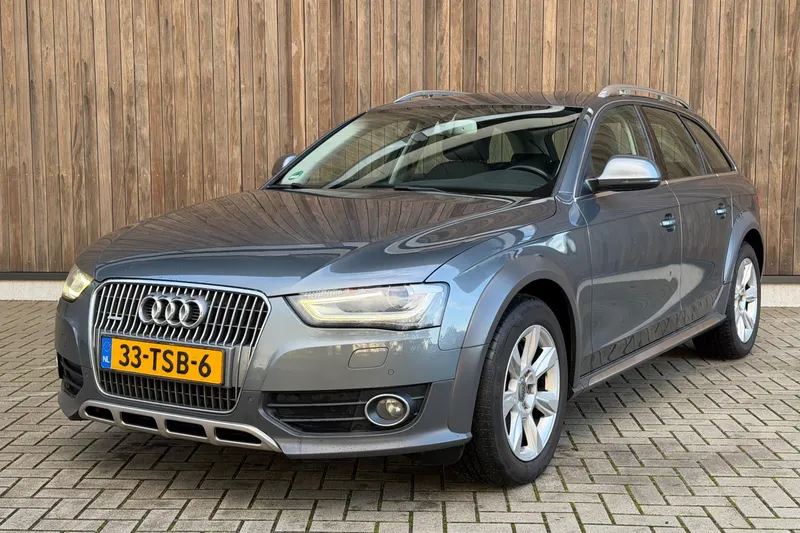 Audi A4 Allroad (2012)