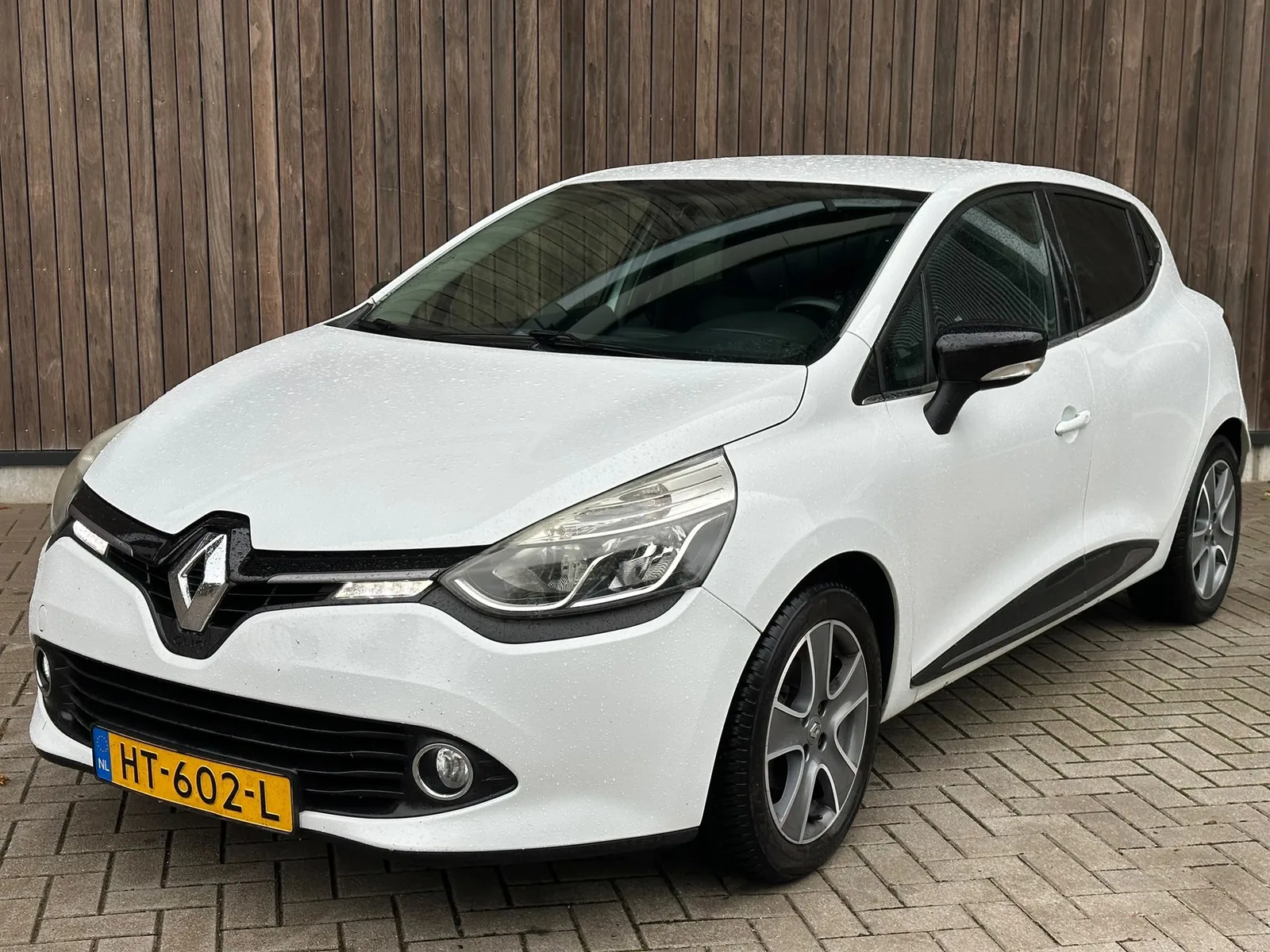 Renault Clio (2015) — foto 1