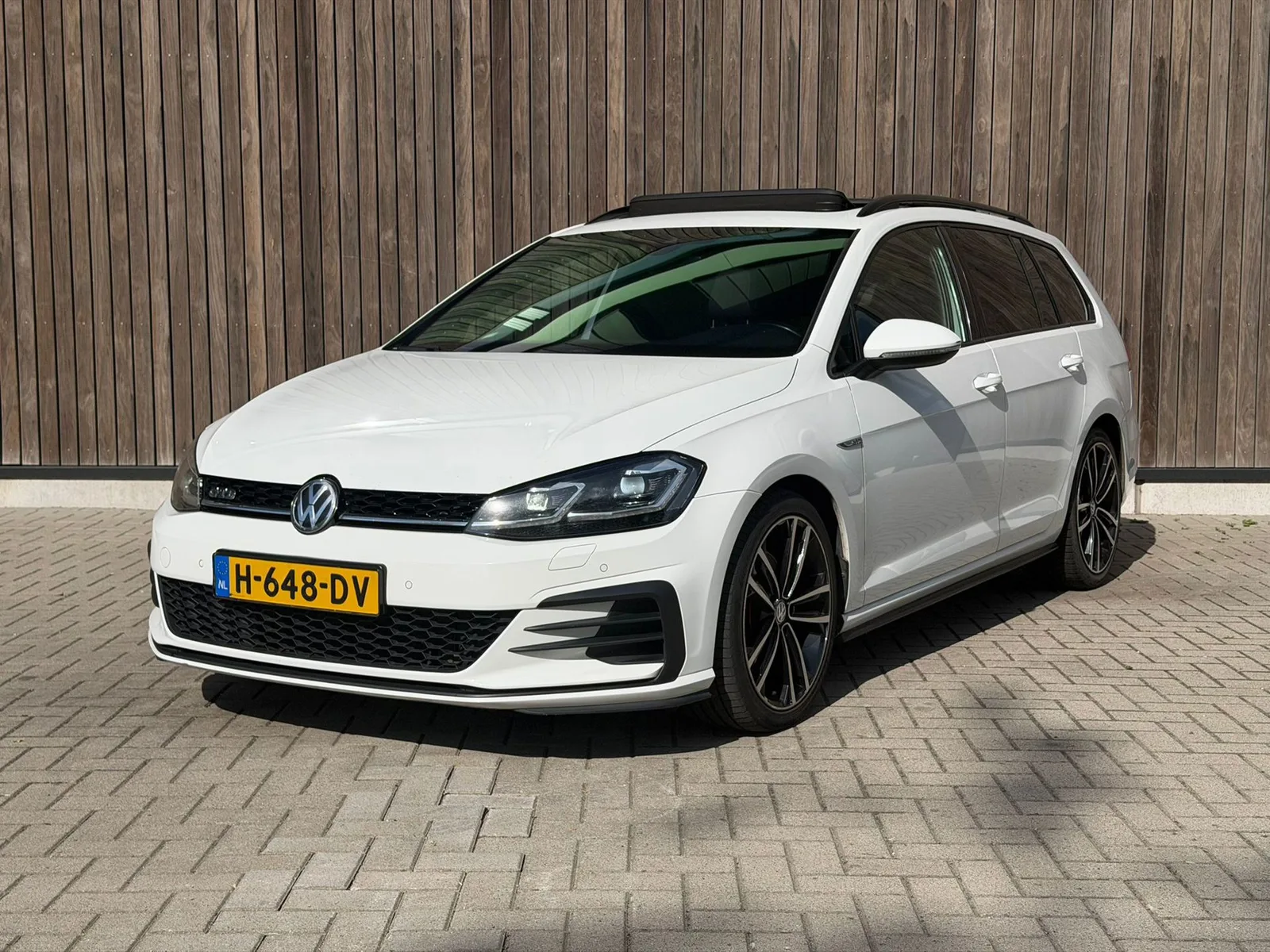 Volkswagen Golf (2017) — foto 1
