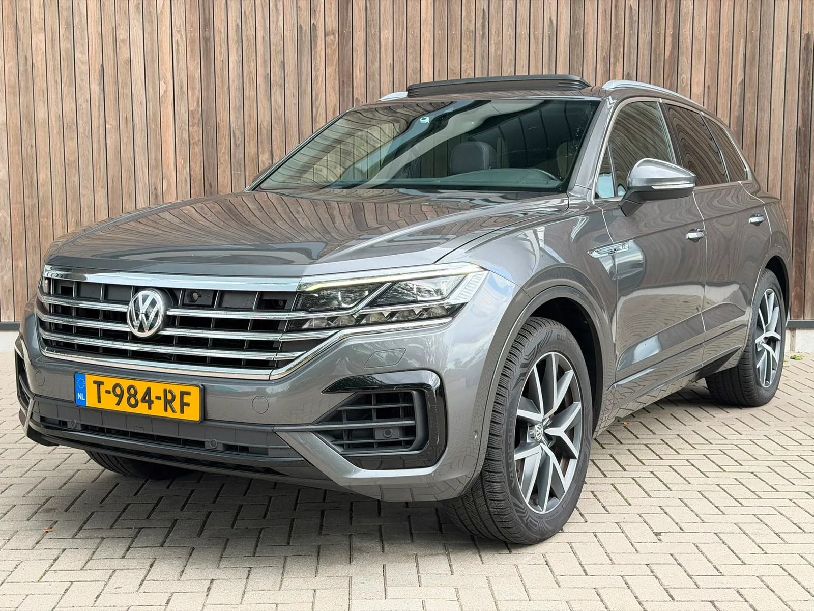 Volkswagen Touareg (2019) — foto 1