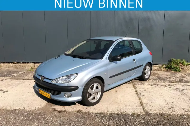 Peugeot 206 (2001)