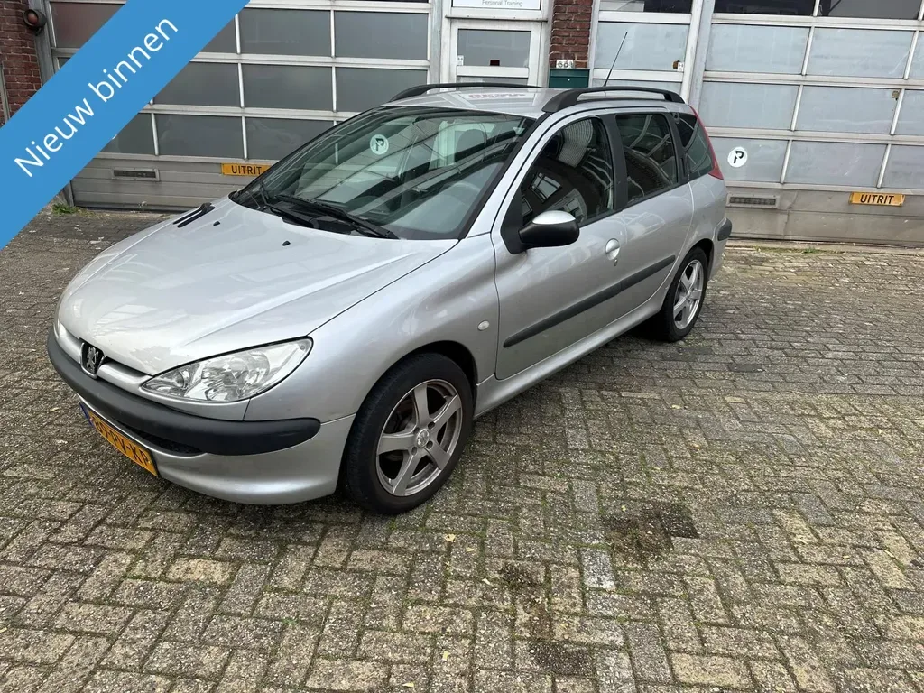 Peugeot 206 (2005) — foto 1