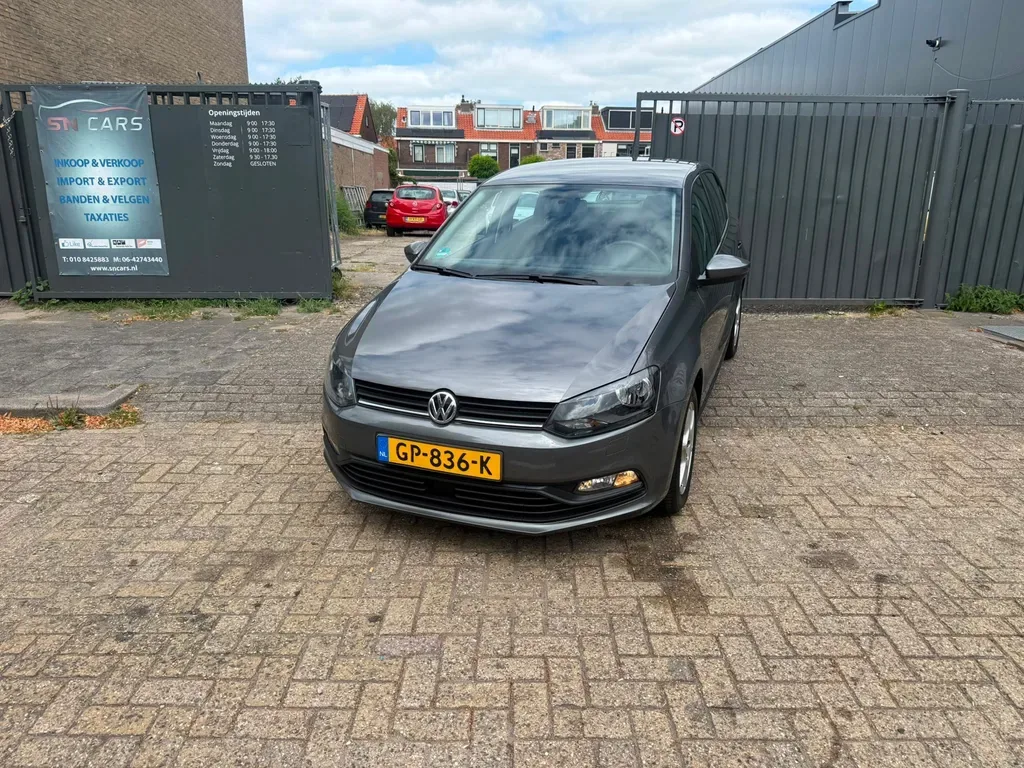 Volkswagen Polo (2015) — foto 1