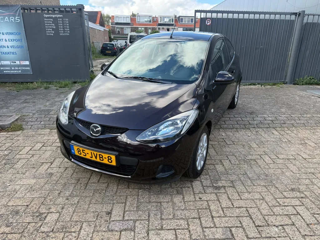 Mazda 2 (2009) — foto 1