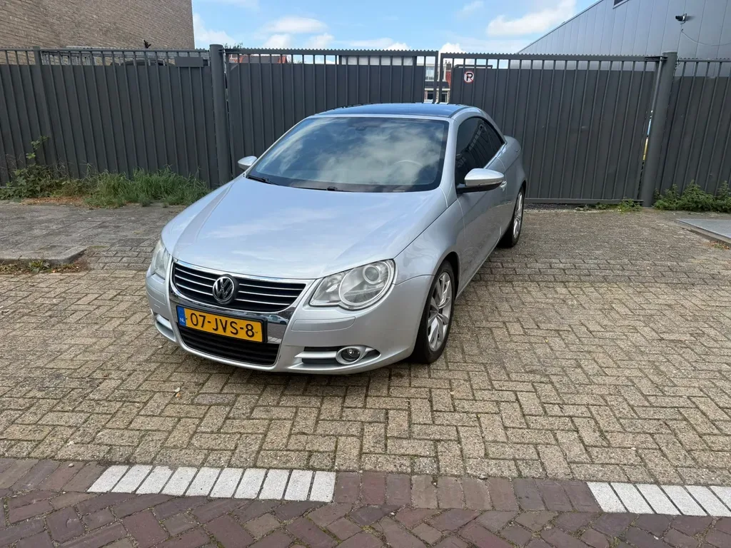 Volkswagen Eos (2009) — foto 1