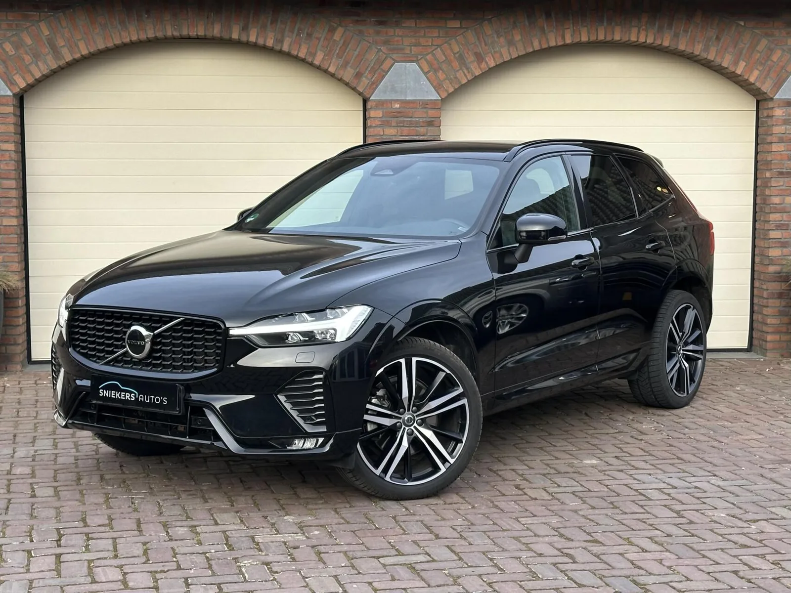 Volvo XC60 (2022) — foto 1