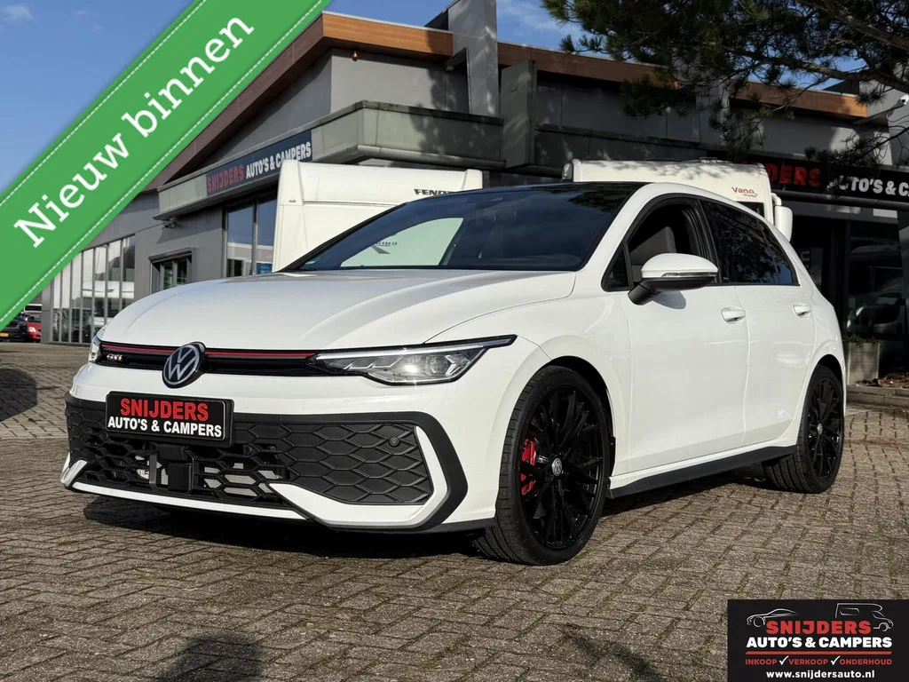Volkswagen Golf (2024) — foto 1