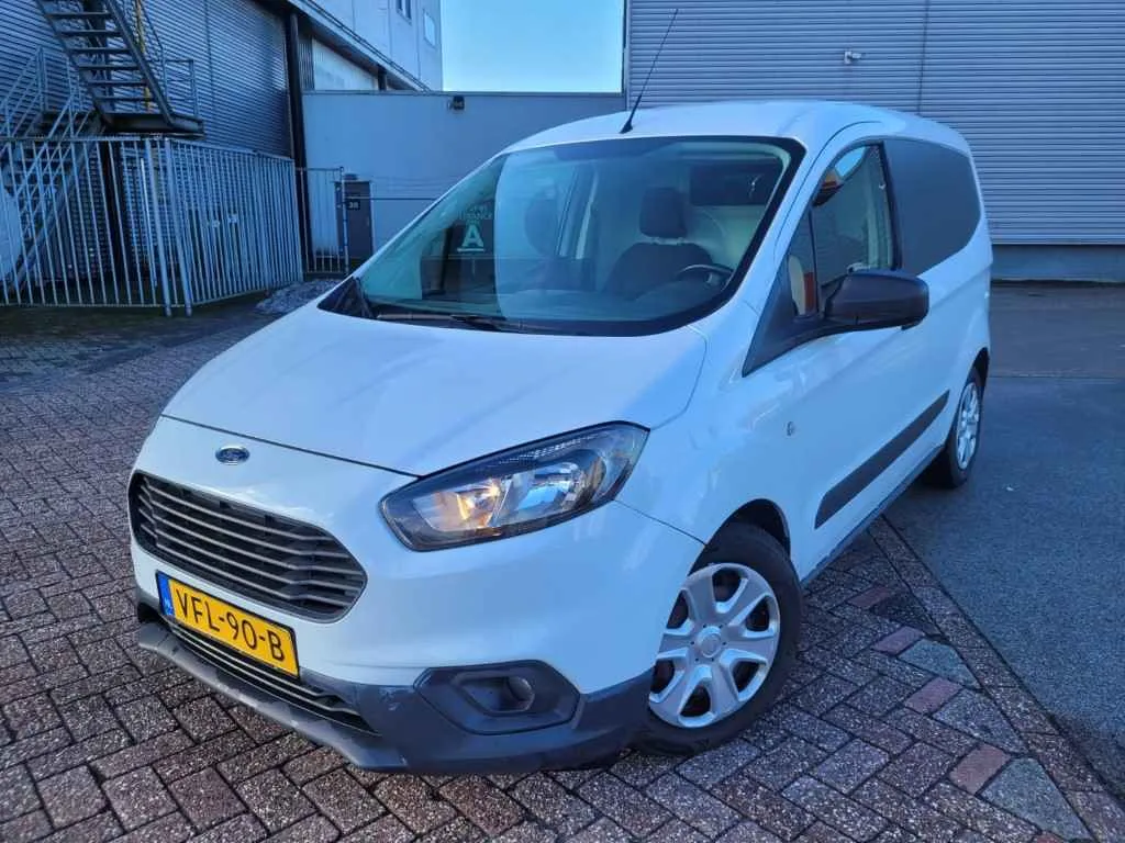 Ford Transit Courier (2020) — foto 1
