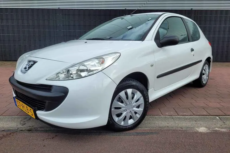 Peugeot 206+ (2011)
