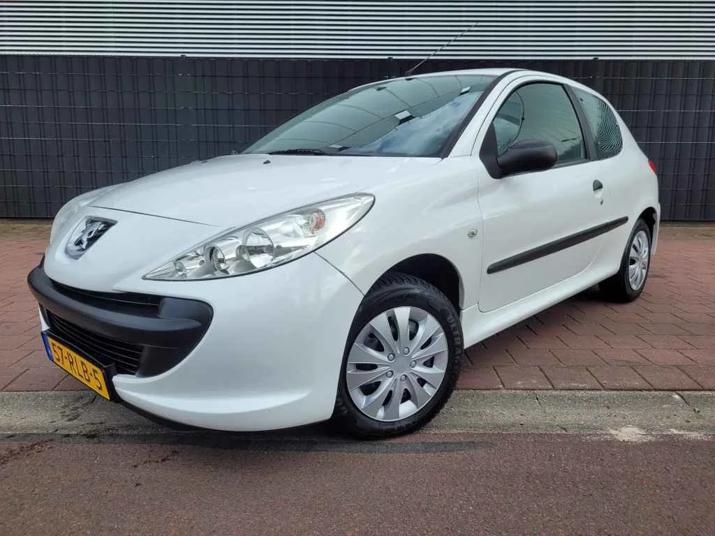 Peugeot 206+ (2011) — foto 1