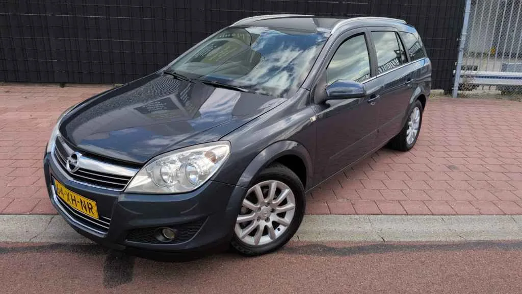 Opel Astra (2007) — foto 1