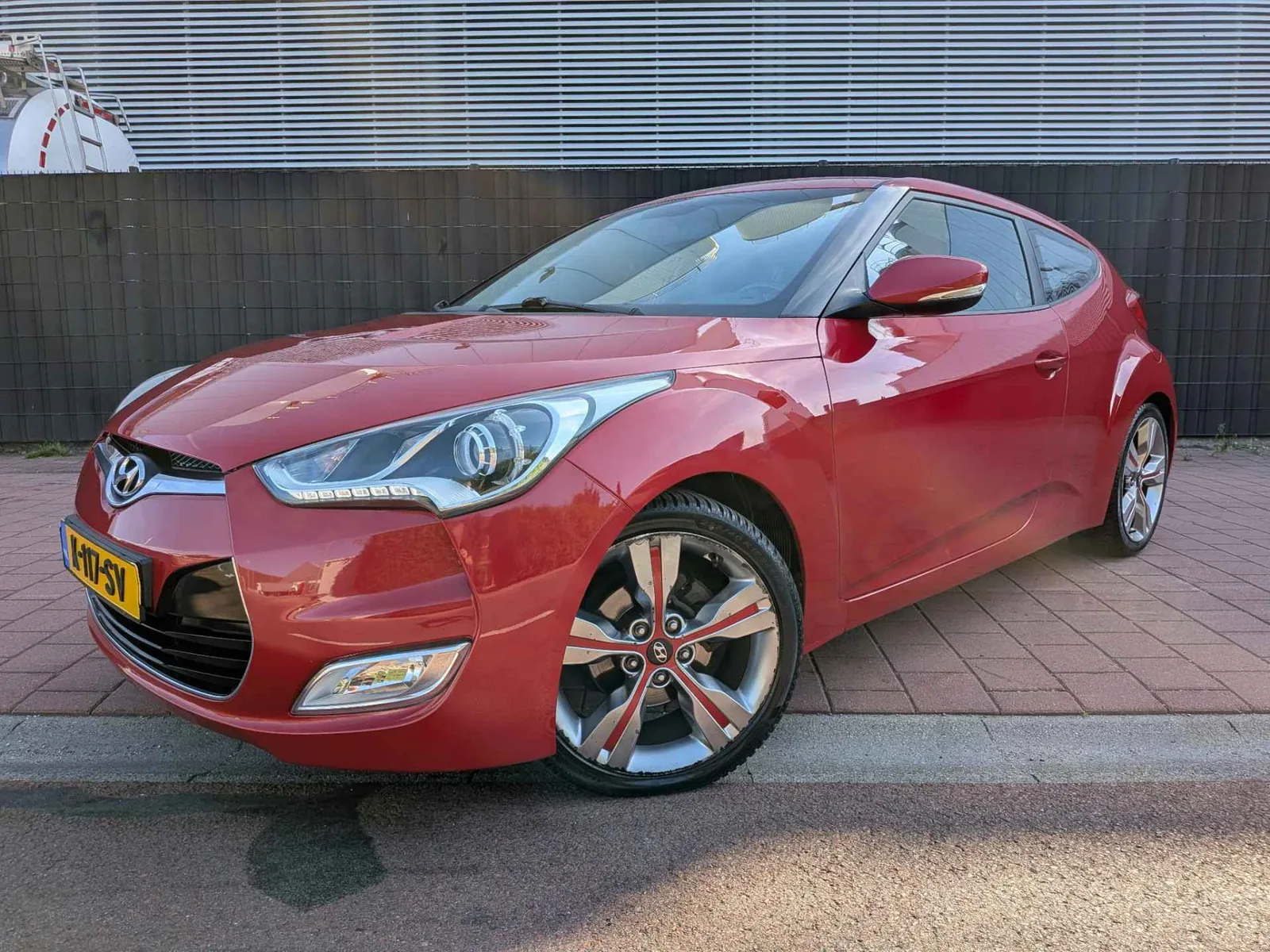 Hyundai Veloster (2011) — foto 1