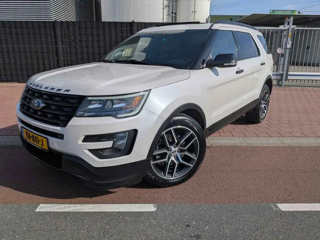 Ford Explorer (2015) — foto 1