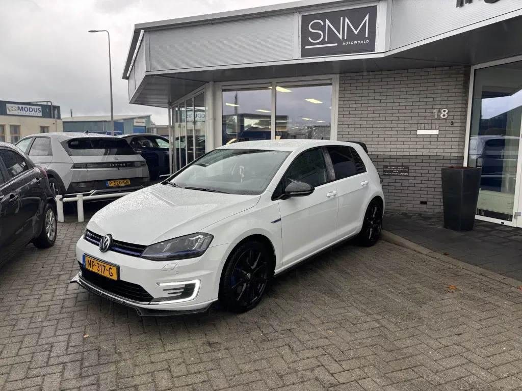 Volkswagen Golf (2016) — foto 1