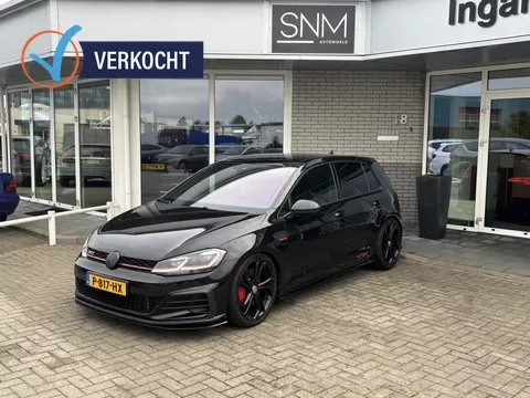 Volkswagen Golf (2020) — foto 1