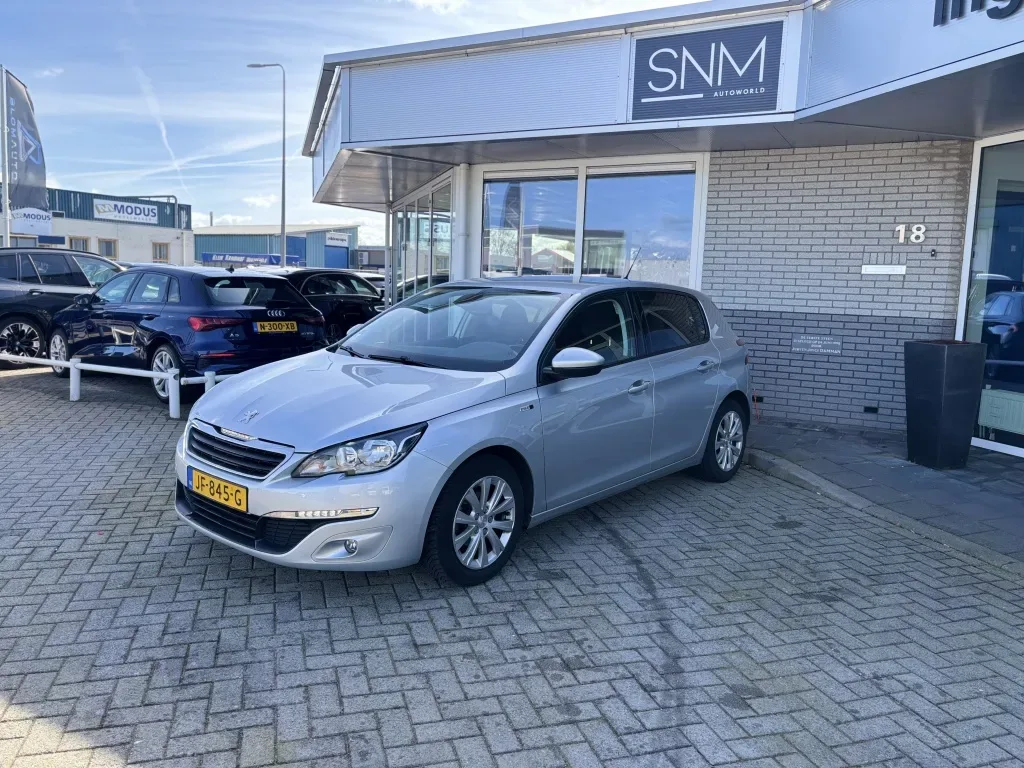 Peugeot 308 (2016) — foto 1