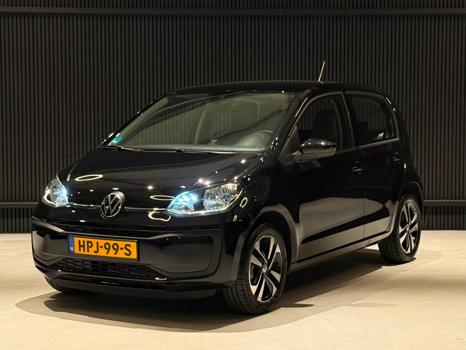 Volkswagen Up! (2023) — foto 1