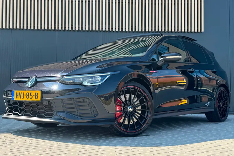 Volkswagen Golf (2023)