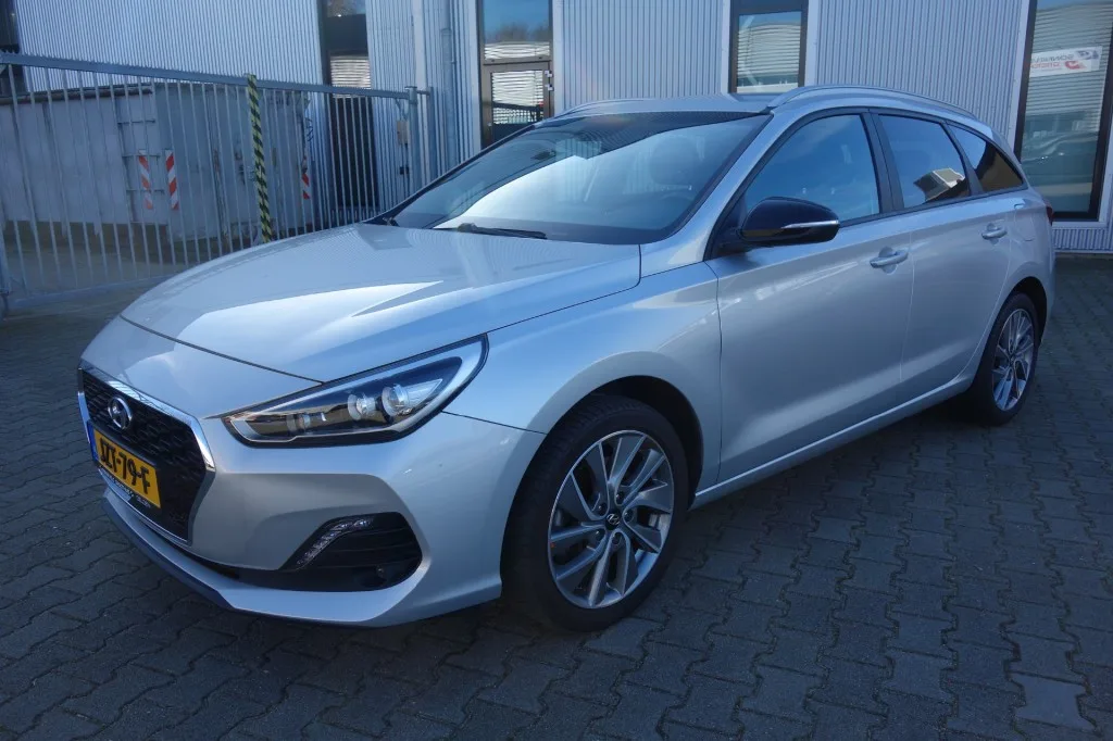 Hyundai i30 (2018) — foto 1