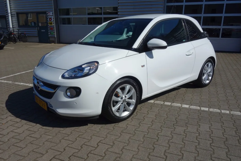 Opel Adam (2017) — foto 1
