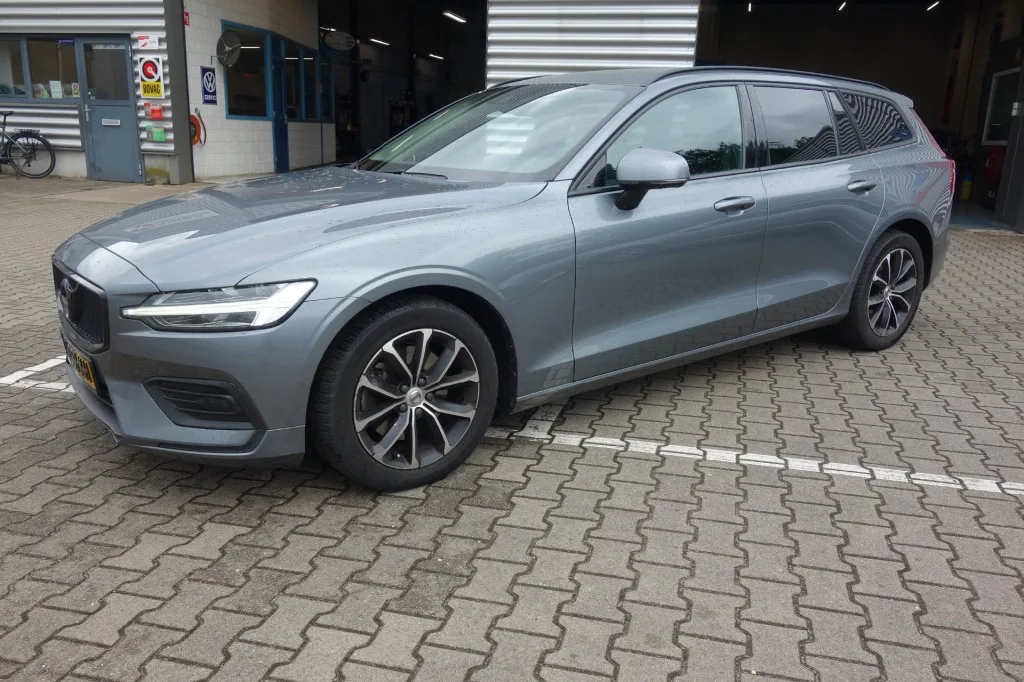 Volvo V60 (2021) — foto 1