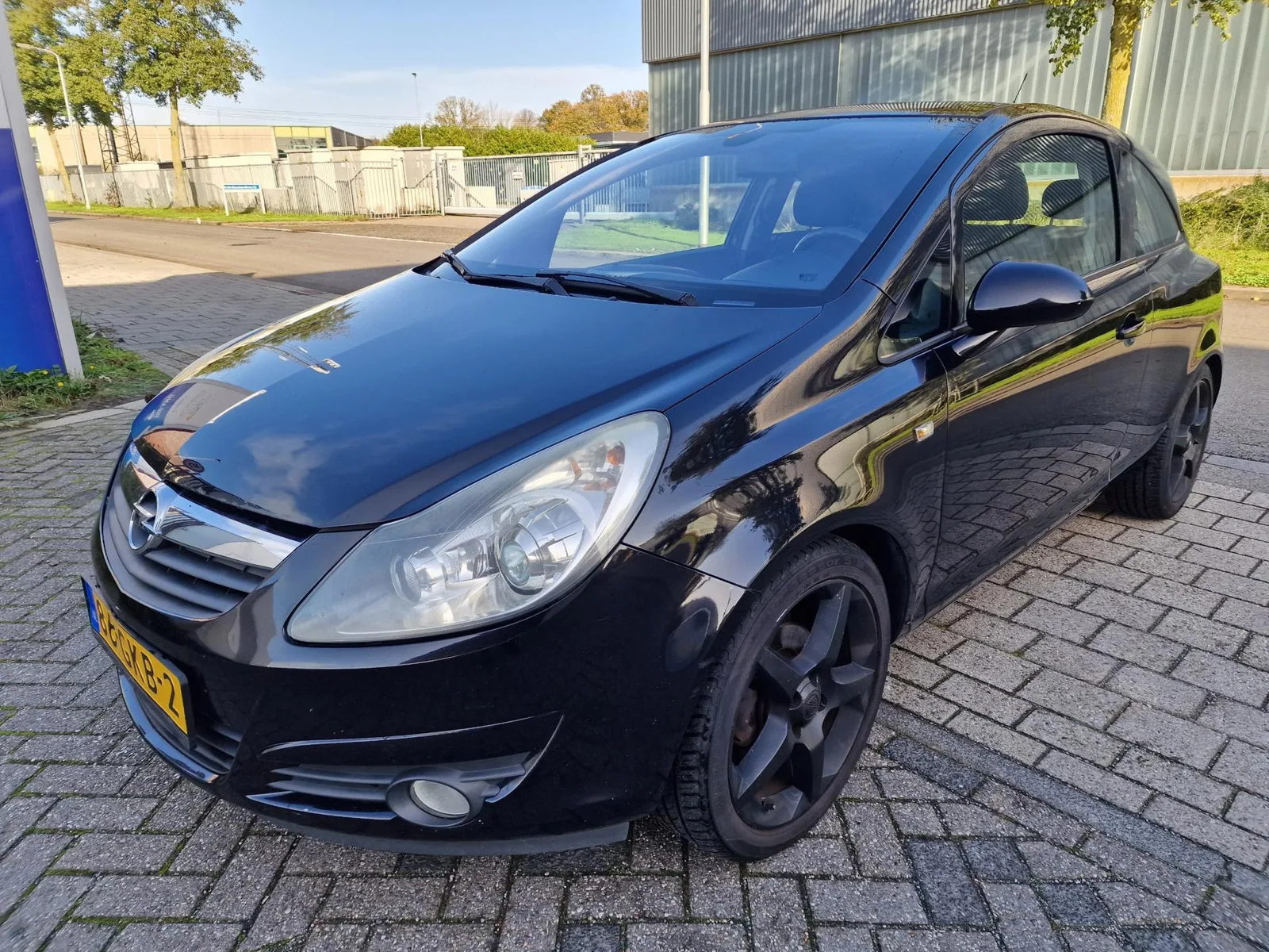 Opel Corsa (2008) — foto 1