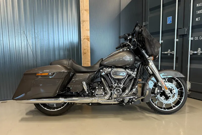Harley-Davidson Street Glide (2024)