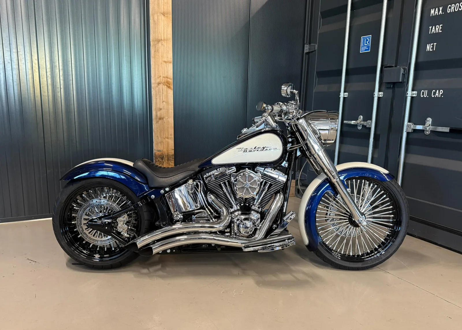 Harley-Davidson Softail Custom (2004) — foto 1