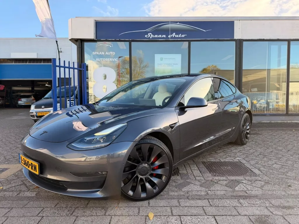Tesla Model 3 (2021) — foto 1
