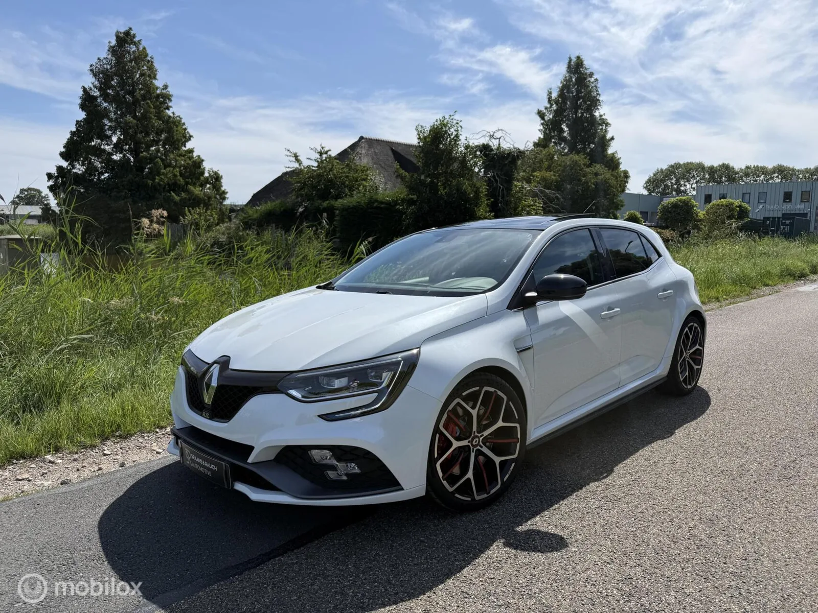 Renault Mégane (2020) — foto 1