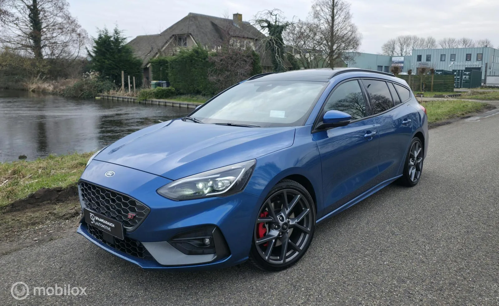 Ford Focus (2021) — foto 1