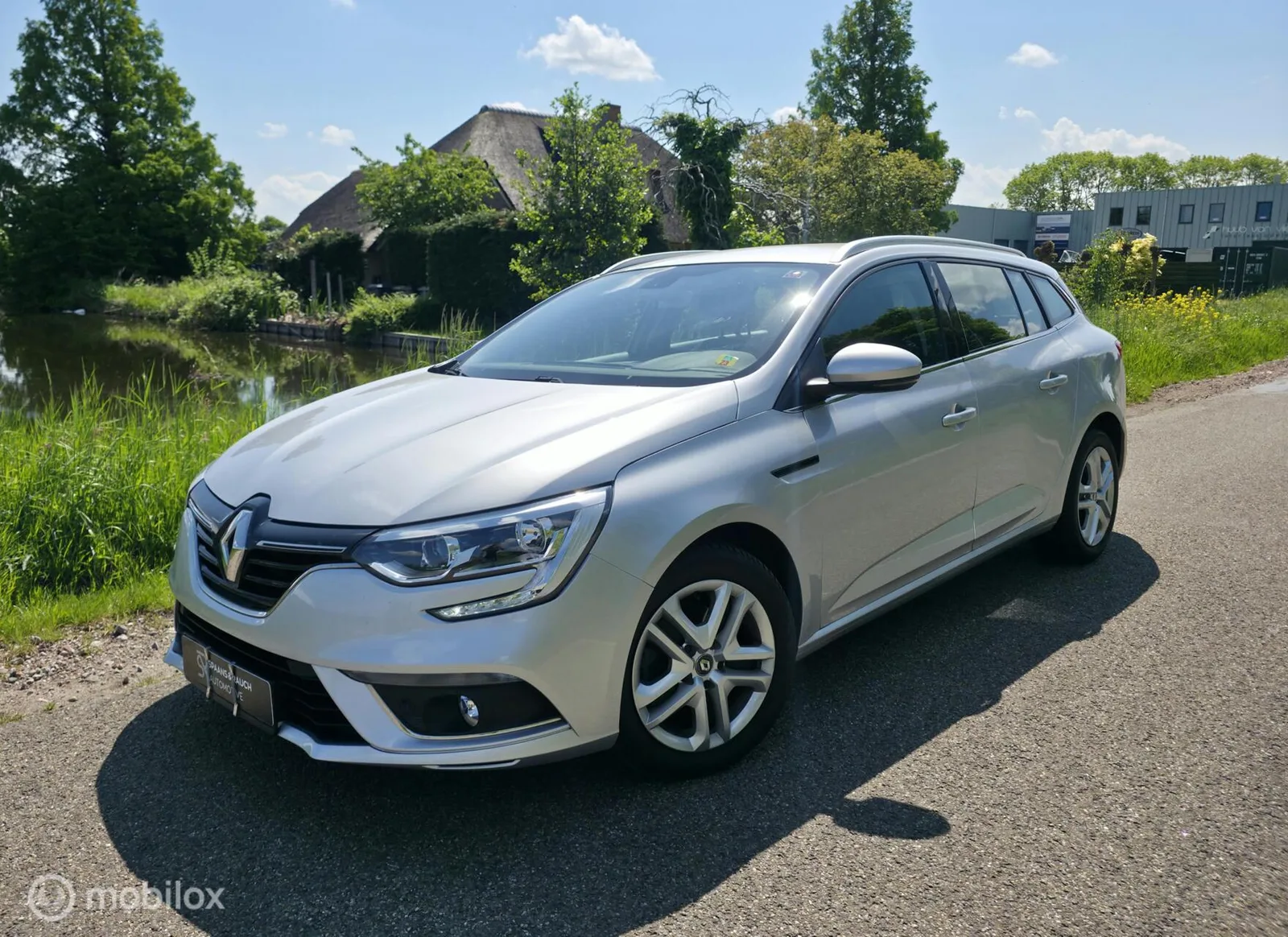 Renault Mégane (2017) — foto 1