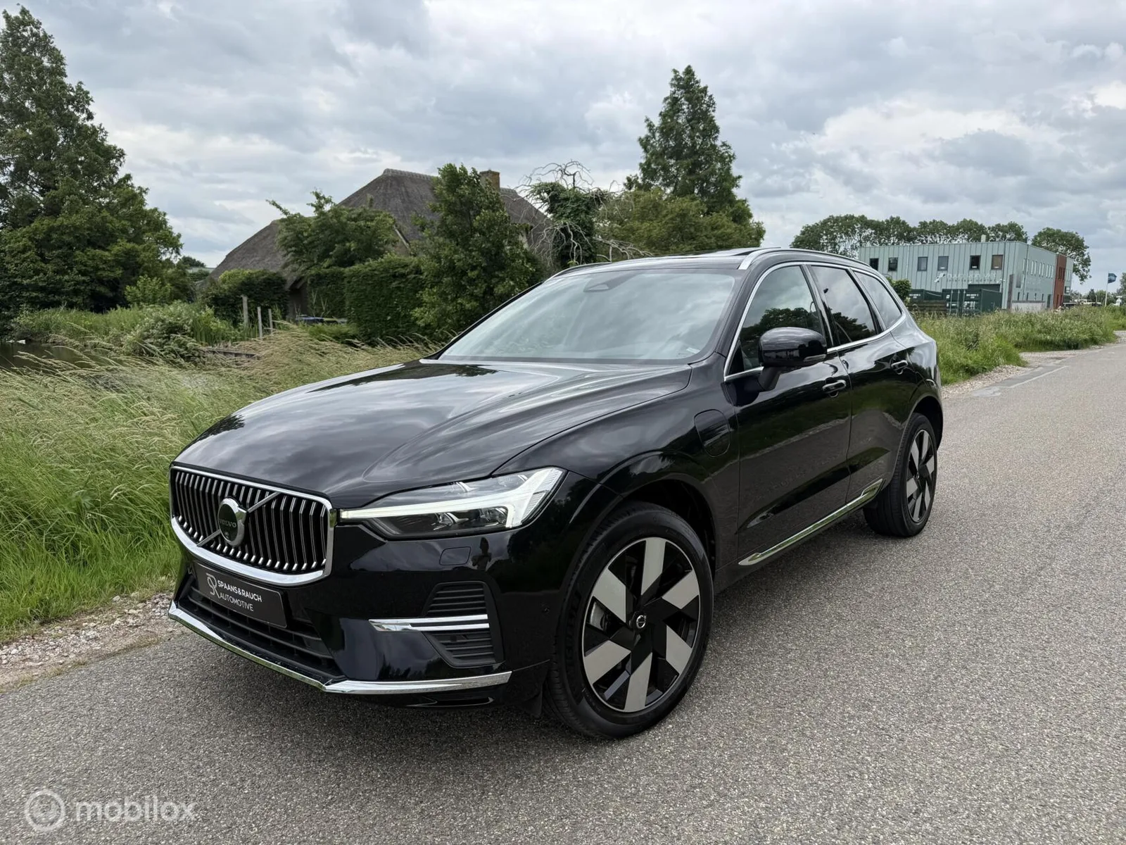 Volvo XC60 (2024) — foto 1