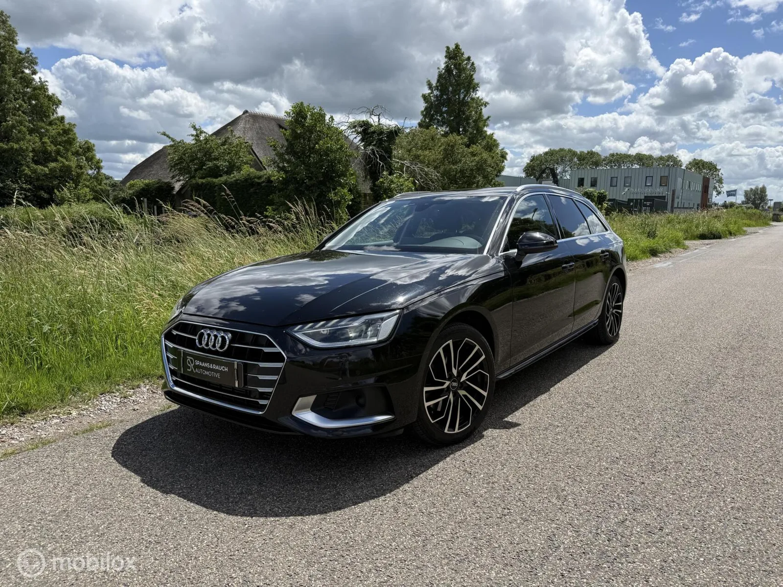 Audi A4 (2019) — foto 1