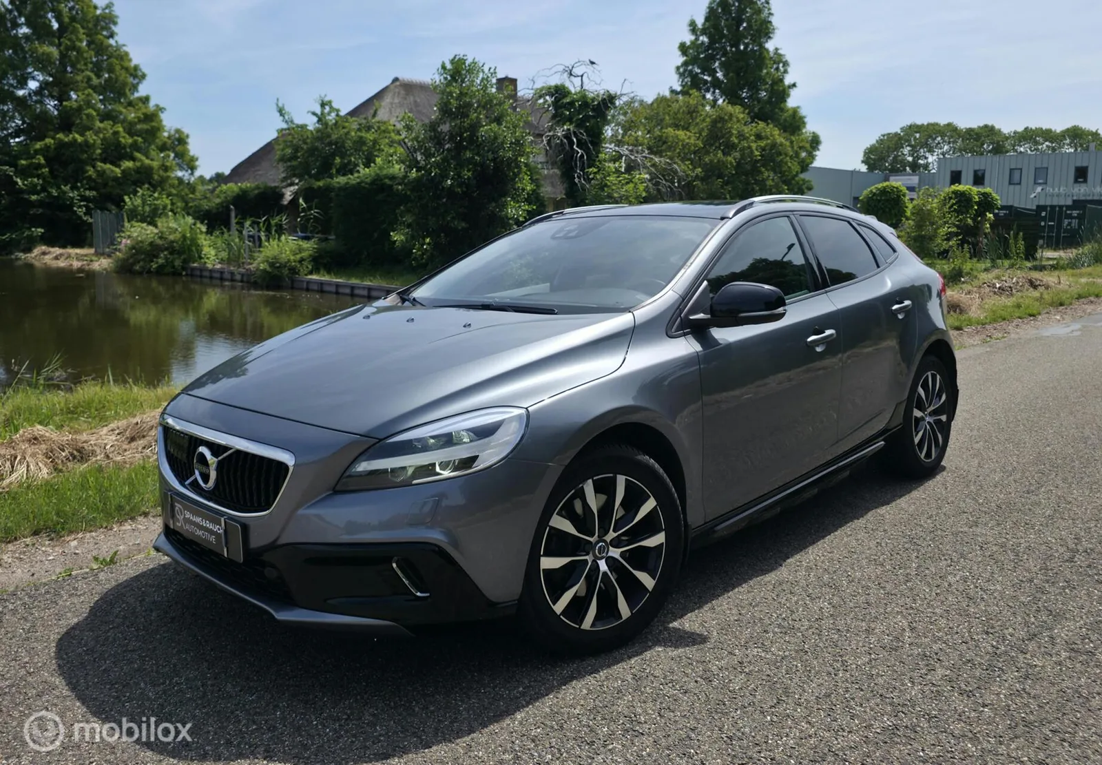 Volvo V40 (2019) — foto 1