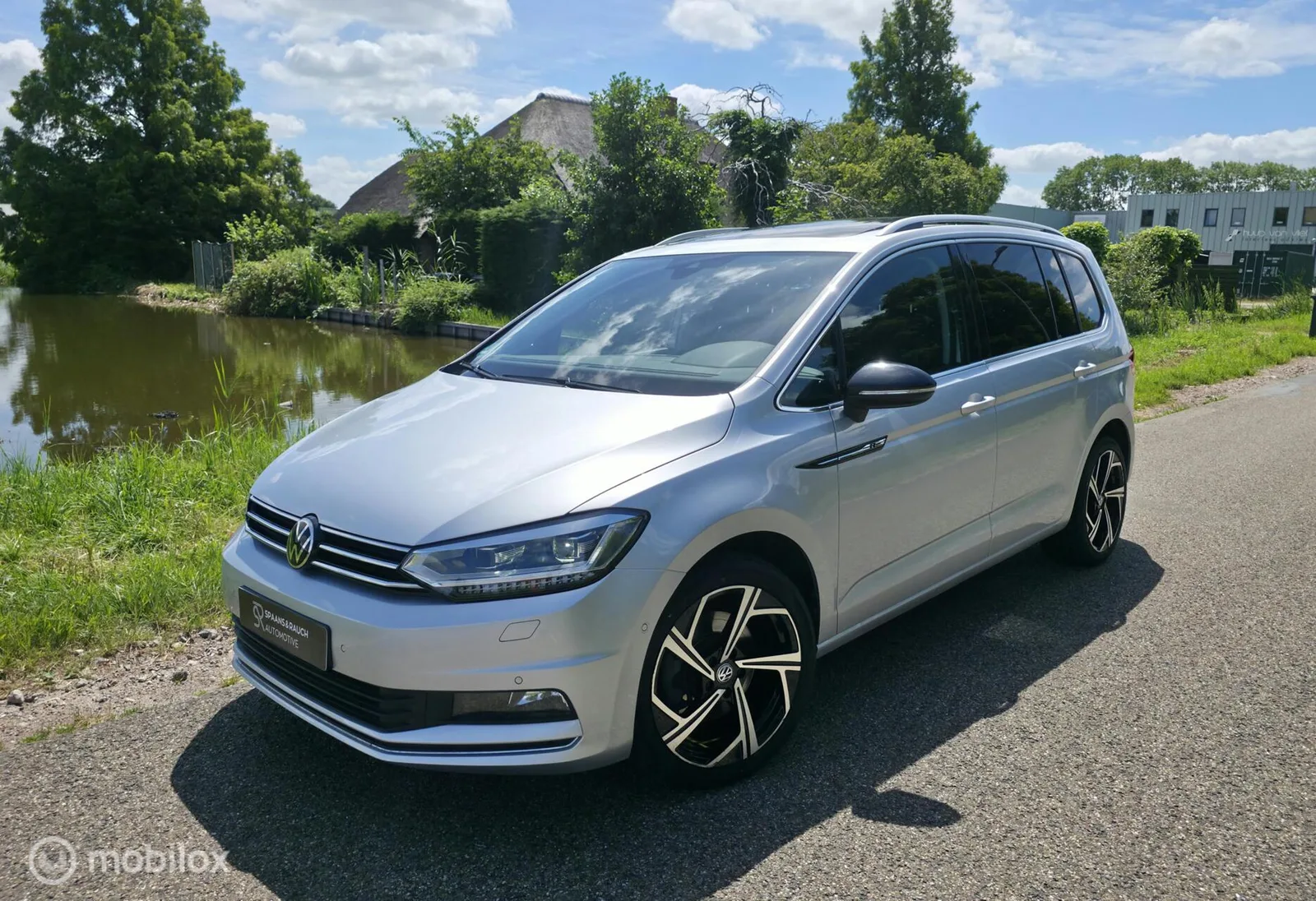 Volkswagen Touran (2020) — foto 1