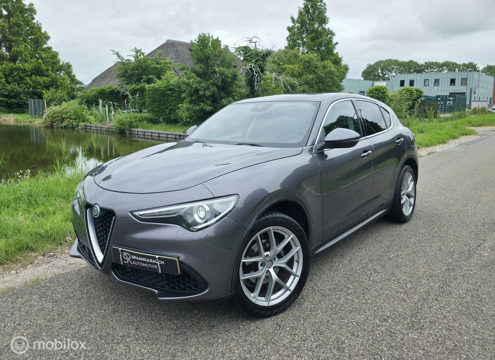 Alfa Romeo Stelvio (2017) — foto 1
