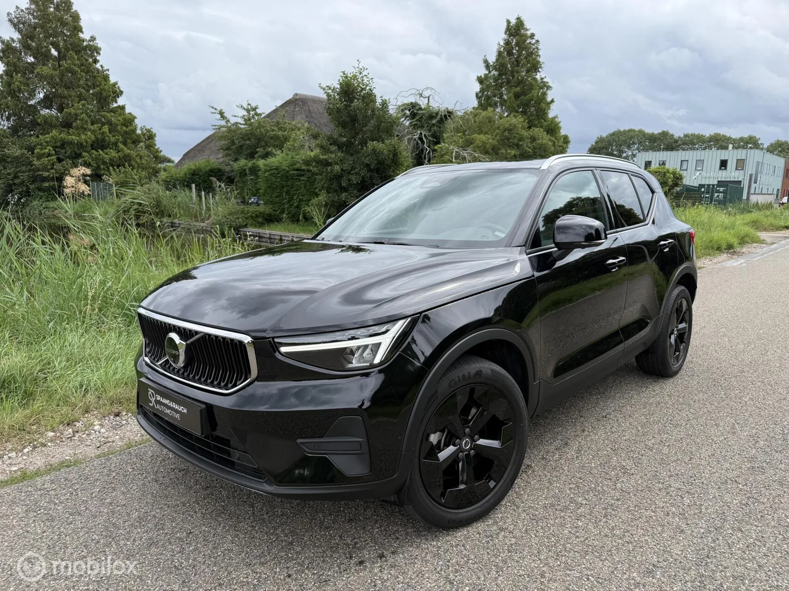 Volvo XC40 (2024) — foto 1