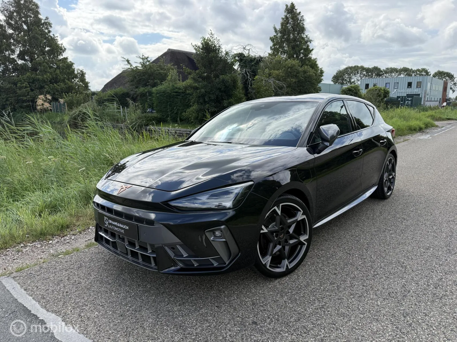 CUPRA Leon (2024) — foto 1