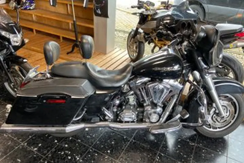Harley-Davidson Street Glide (2007)