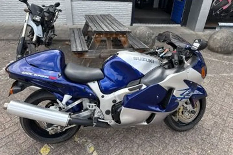 Suzuki GSX1300R (2001)
