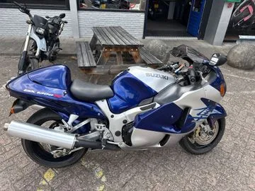 Suzuki GSX1300R (2001) — foto 1