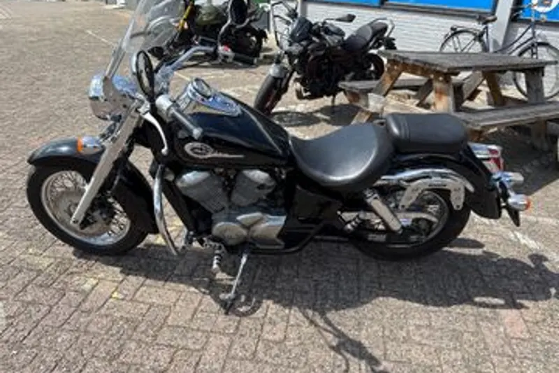 Honda VT 750C2 Shadow (1998)